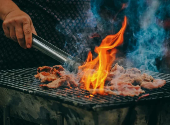 Griglie Roventi, Jesolo, Piazza Torino, BBQ, Barbecue, cuochi amatoriali, gara di cucina, evento gastronomico, food show, 2025, 12 luglio, festa del cibo, grigliata, carne, spezie, sindaci, Moreno Morello, Francesca Toffanin, Striscia la Notizia, Radio Wow, DJ set, animazione, evento estivo, divertimento, enogastronomia, cucina, concorso, sagra, street food, birra, prodotti tipici, Weber, Caseificio Tomasoni, Birra Forst, Beyfin, Jesolo eventi, vacanze Jesolo, hotel Jesolo, Hotel Corso Jesolo, offerte Jesolo, cosa fare Jesolo, evento culinario, show cooking, festa in piazza, gastronomia Jesolo