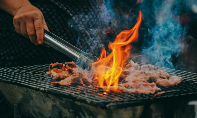 Griglie Roventi, Jesolo, Piazza Torino, BBQ, Barbecue, cuochi amatoriali, gara di cucina, evento gastronomico, food show, 2025, 12 luglio, festa del cibo, grigliata, carne, spezie, sindaci, Moreno Morello, Francesca Toffanin, Striscia la Notizia, Radio Wow, DJ set, animazione, evento estivo, divertimento, enogastronomia, cucina, concorso, sagra, street food, birra, prodotti tipici, Weber, Caseificio Tomasoni, Birra Forst, Beyfin, Jesolo eventi, vacanze Jesolo, hotel Jesolo, Hotel Corso Jesolo, offerte Jesolo, cosa fare Jesolo, evento culinario, show cooking, festa in piazza, gastronomia Jesolo
